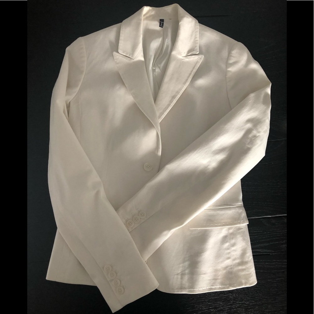 Tahari white blazer